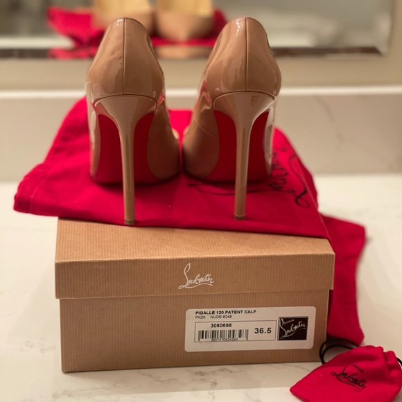 CHRISTIAN LOUBOUTIN
Nude Patent Pigalle Follies Heals - Picture 2 of 4